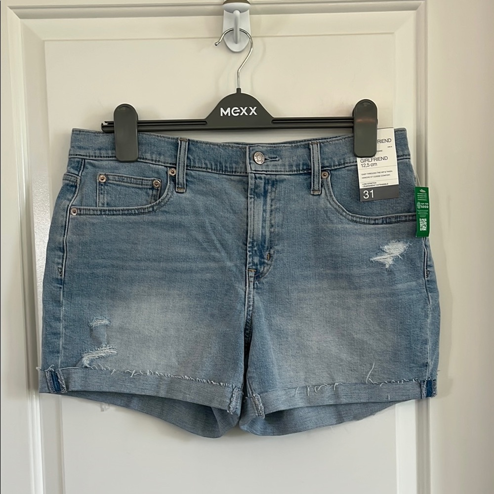 Gap distressed girlfriend jean shorts size 31/12